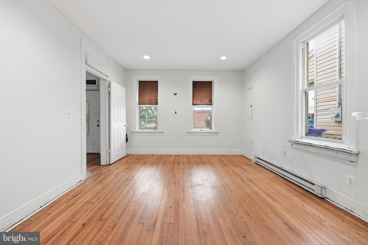 323 E Potomac Street photo 4