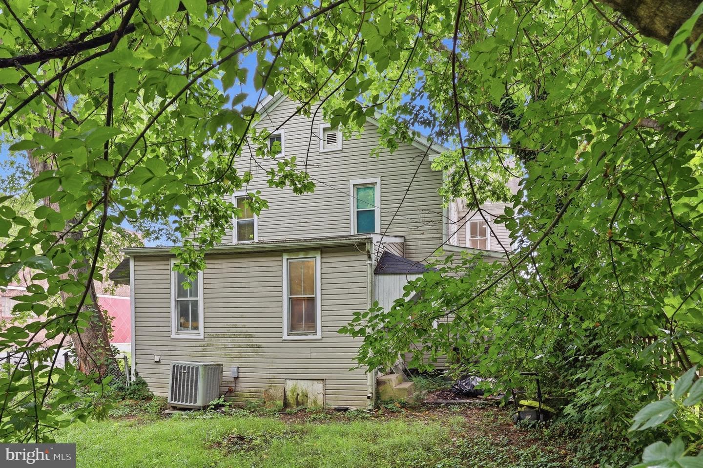 323 E Potomac Street photo 49