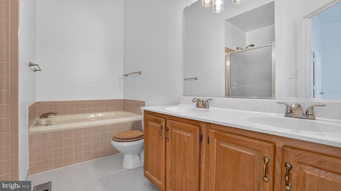 6632 Commodore Court photo 30