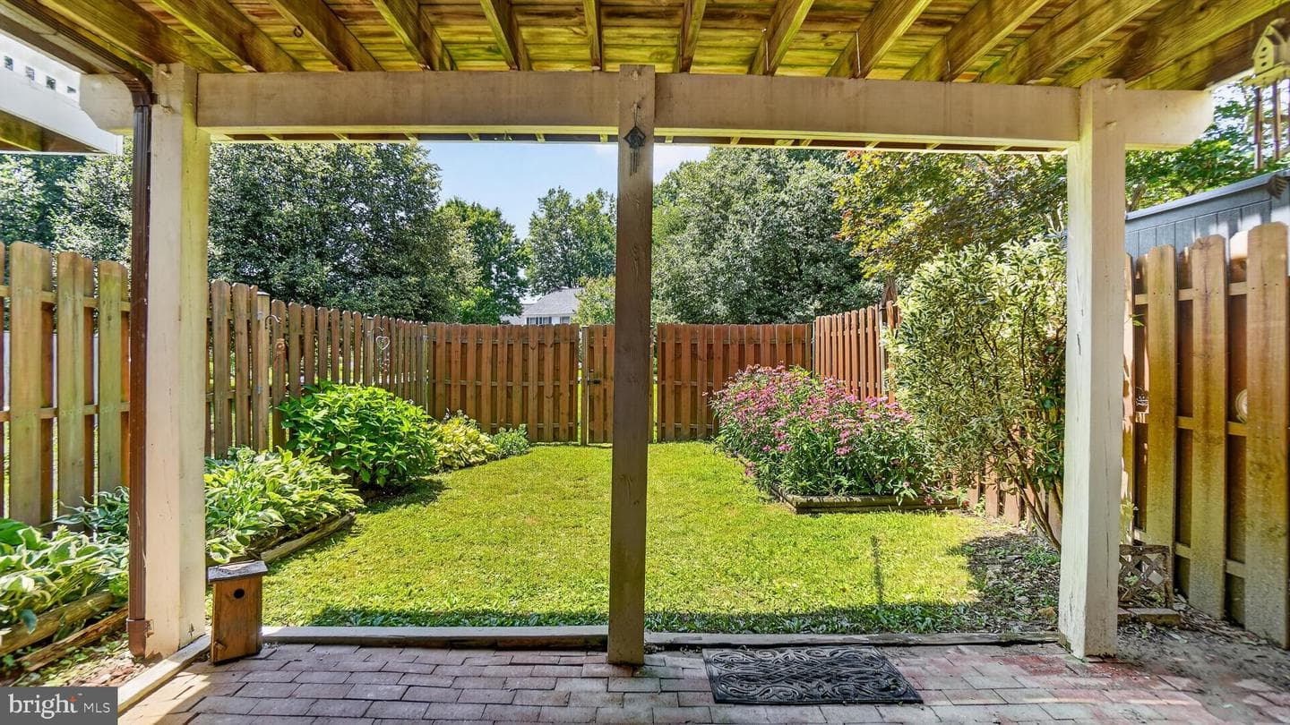 6632 Commodore Court photo 41