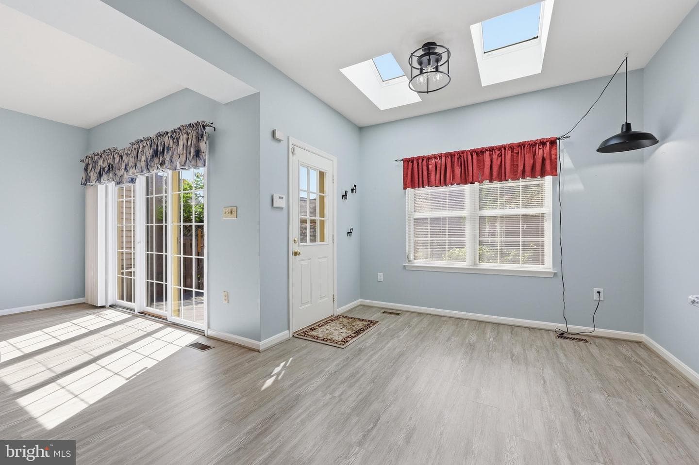 2215 Parish Lane photo 15