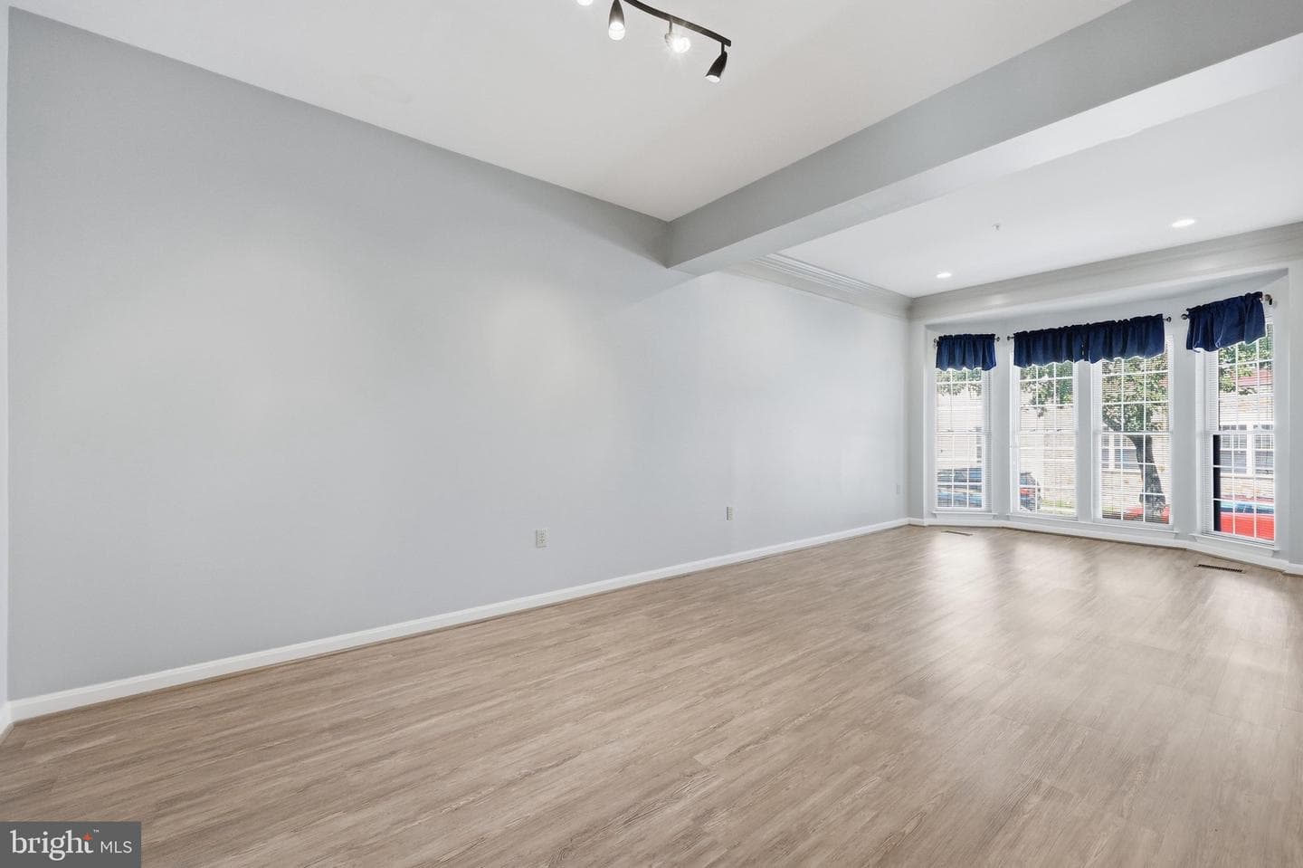 2215 Parish Lane photo 7