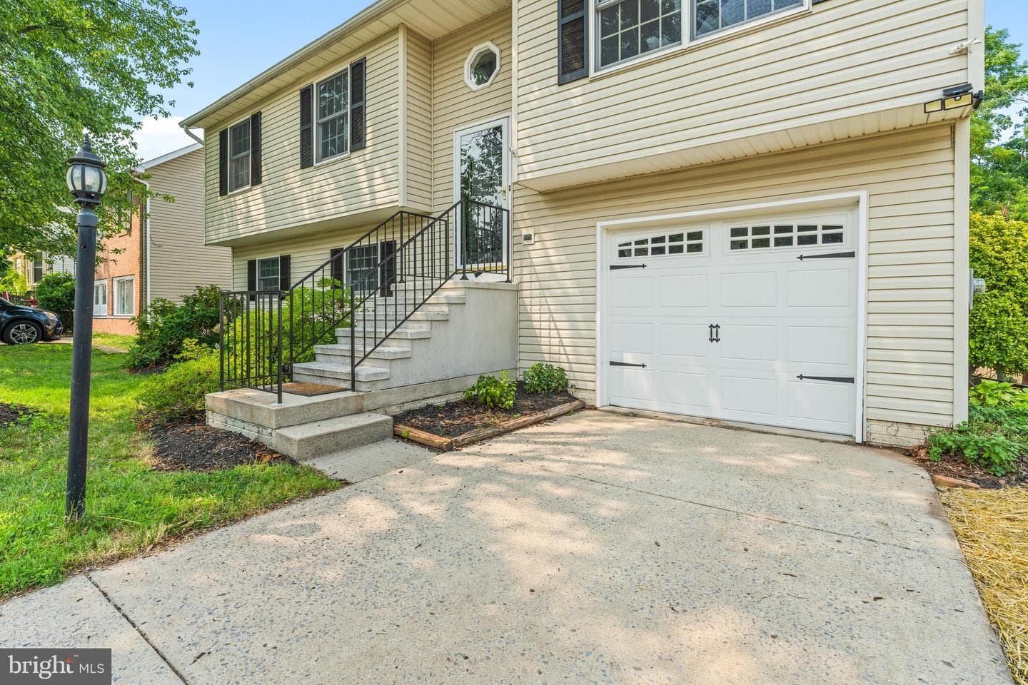 1015 Cheryls Court photo 3