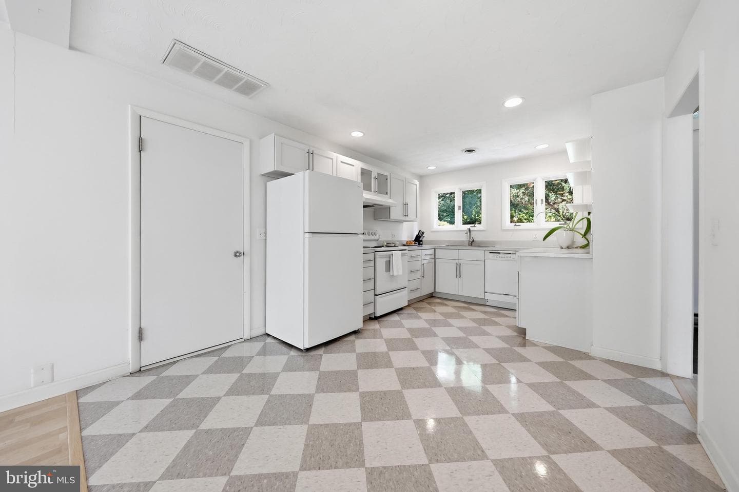 8315 Rocky Springs Road photo 13