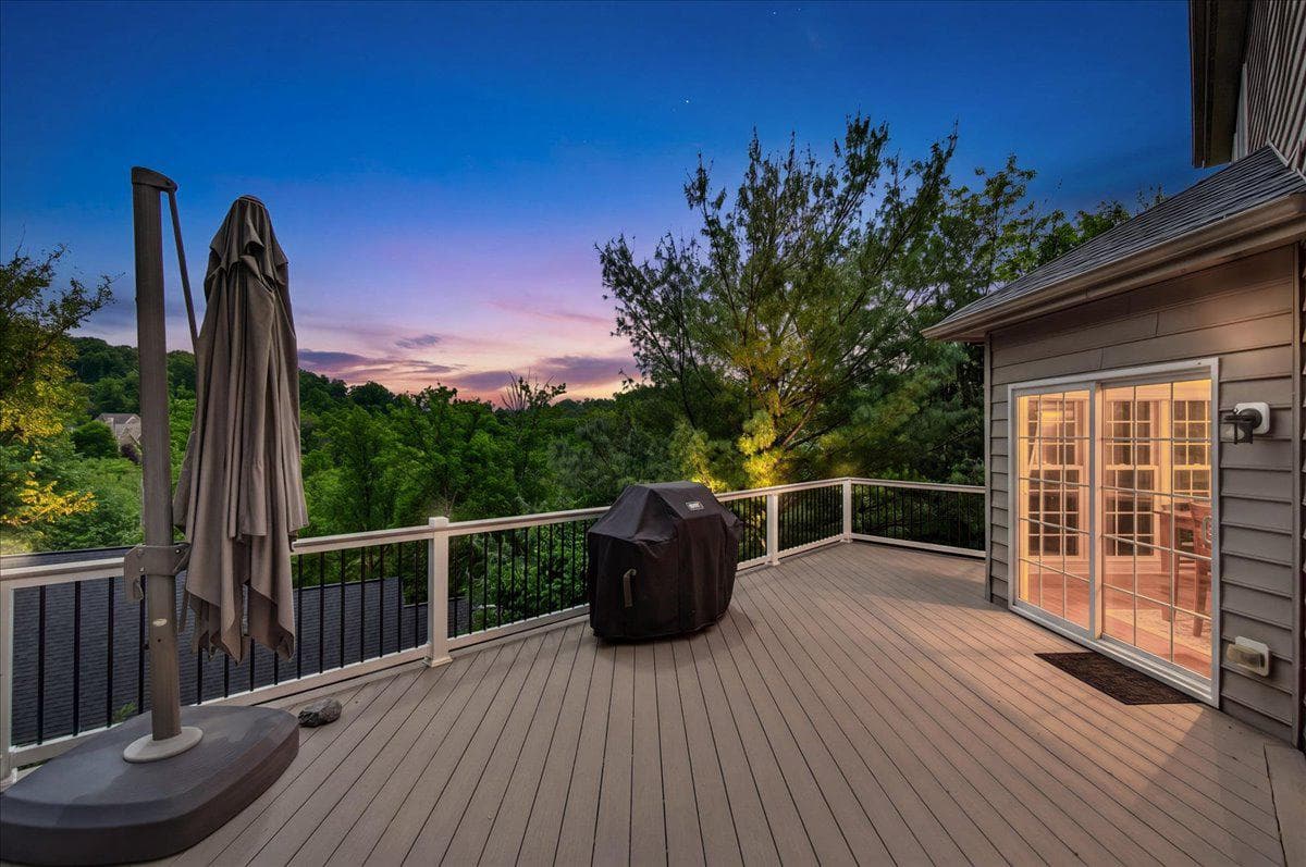 9710 Woodfield Court photo 4