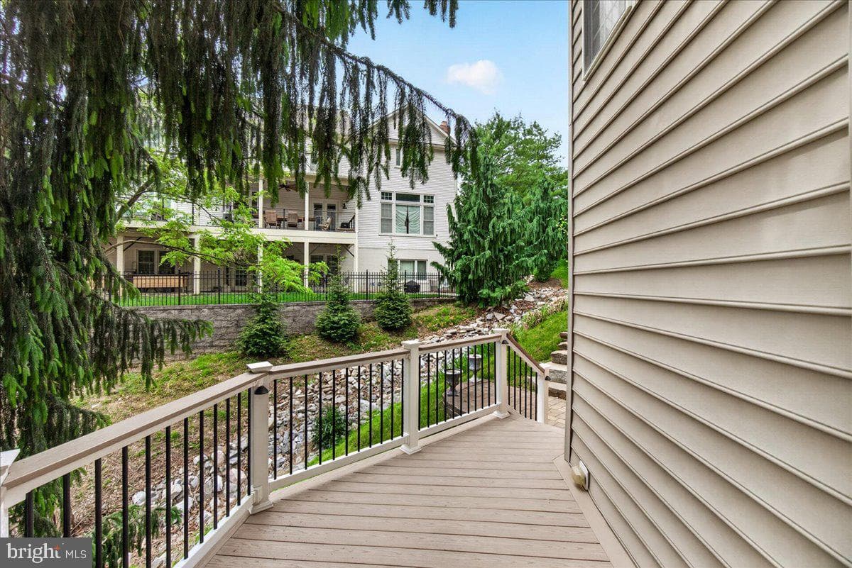 9710 Woodfield Court photo 64