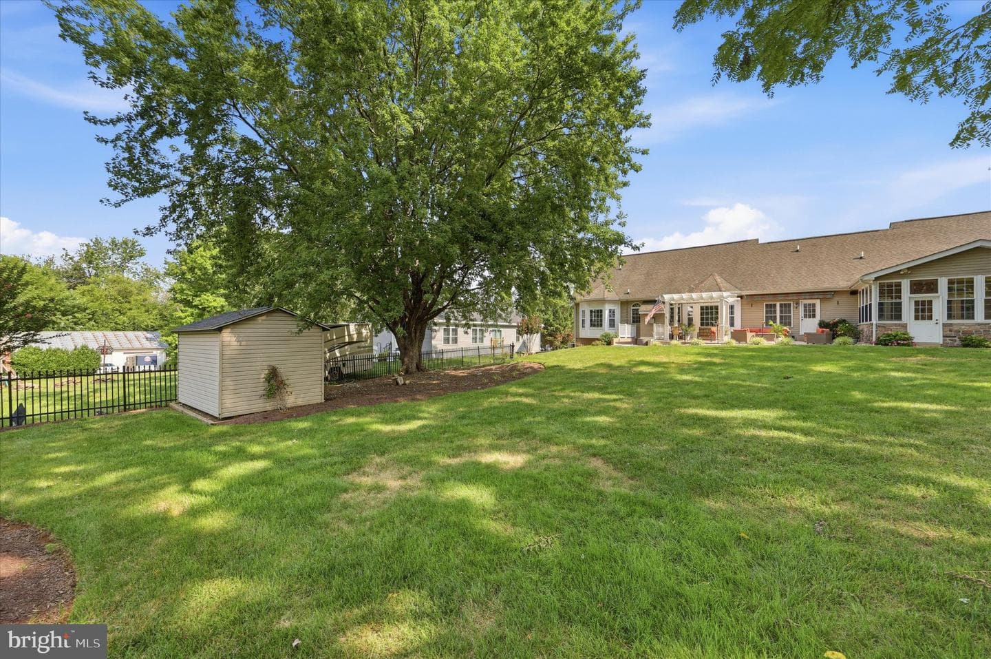 22 E Green Street photo 45
