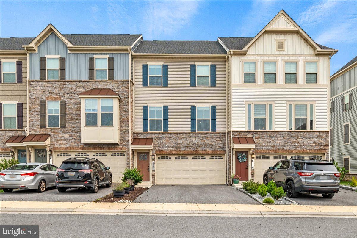 6116 Goshawk Street photo 1
