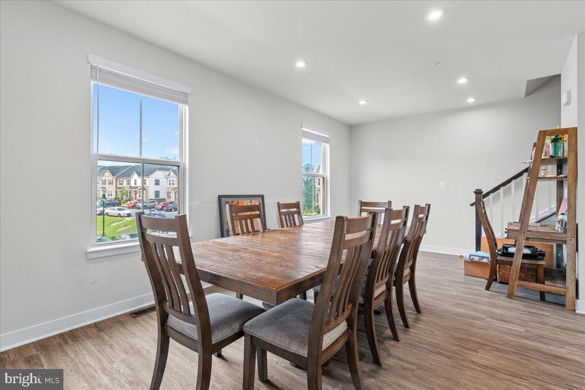 6116 Goshawk Street photo 14