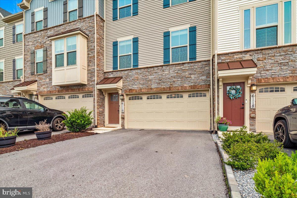 6116 Goshawk Street photo 4