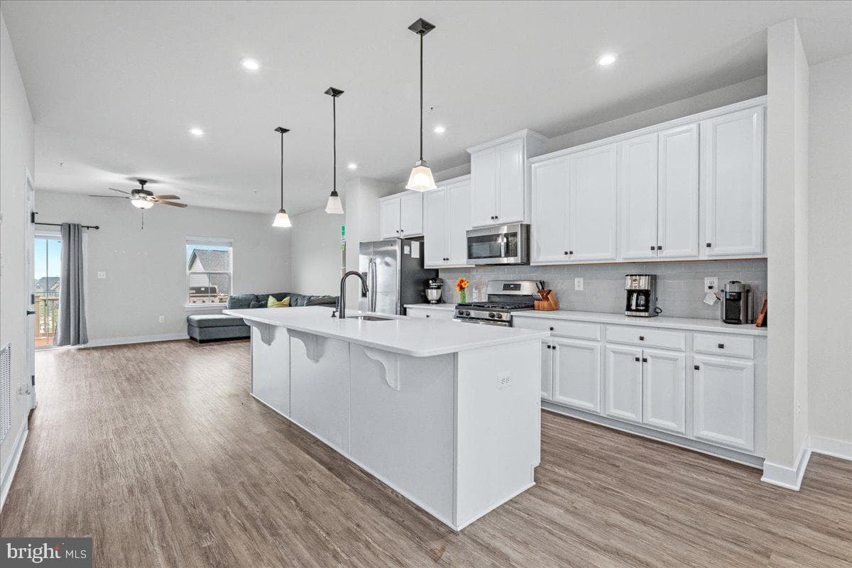 6116 Goshawk Street photo 6