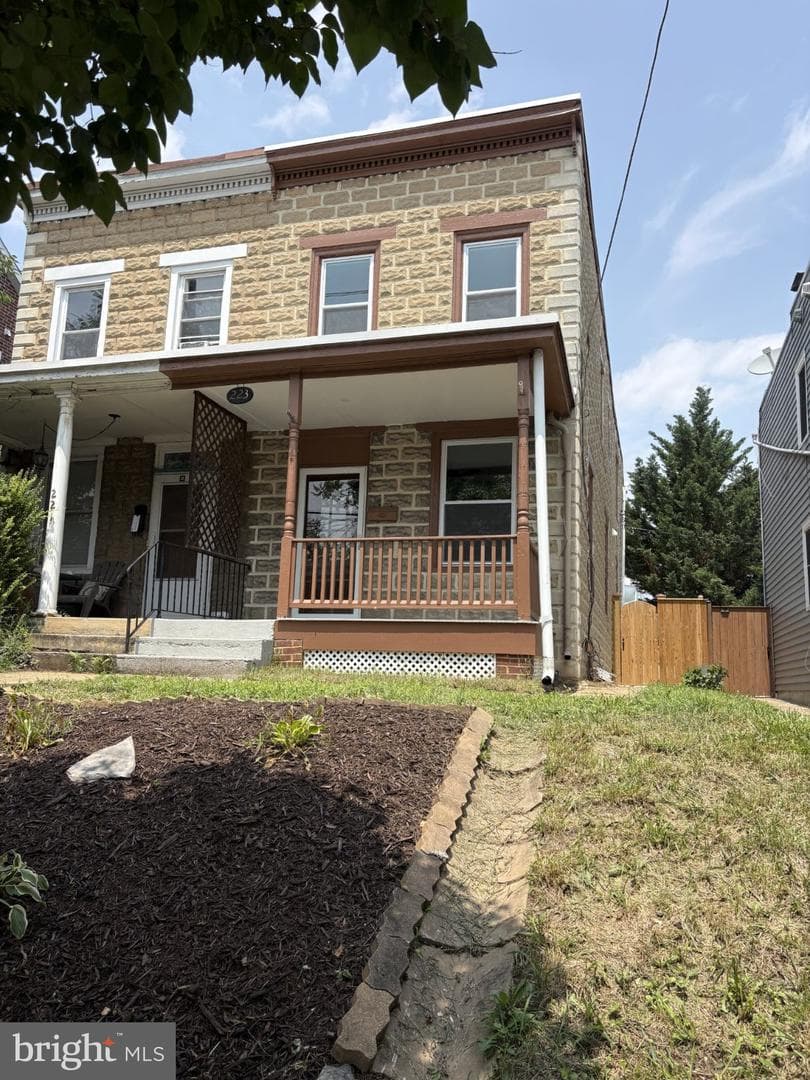 223 E 5th Street photo 1