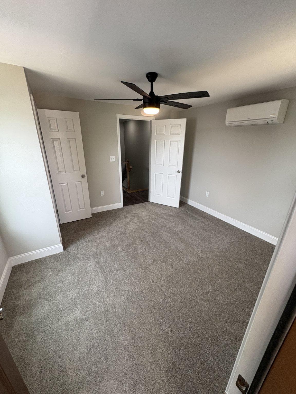223 E 5th Street photo 19