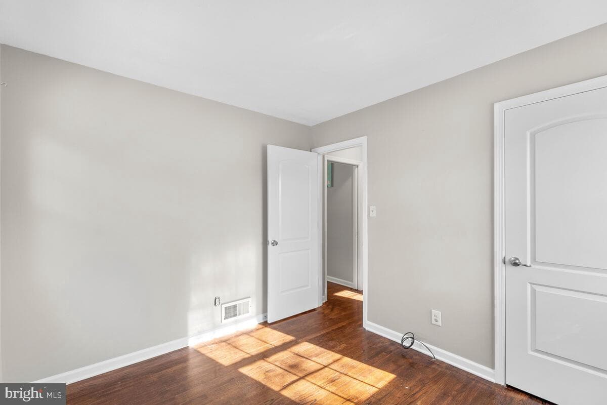 704 Brunswick Street photo 17