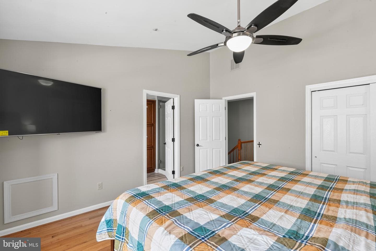 7128 Collinsworth Place photo 32