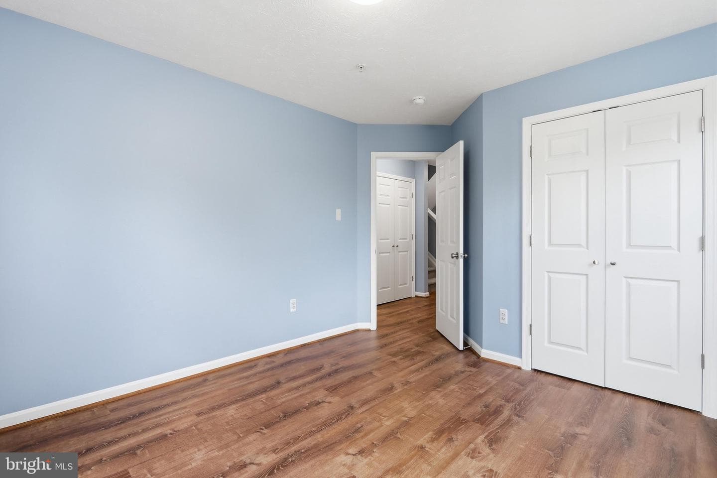 4900 Edgeware Terrace photo 18