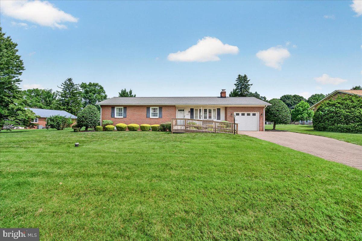7910 Edgewood Farm Road photo 16