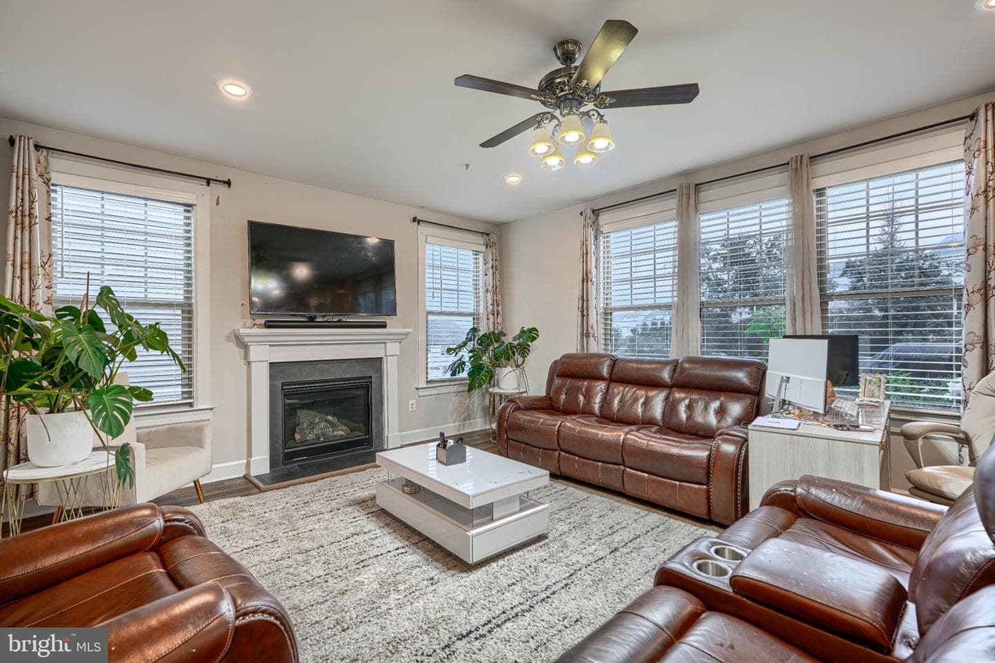 7142 Starmount Way photo 15