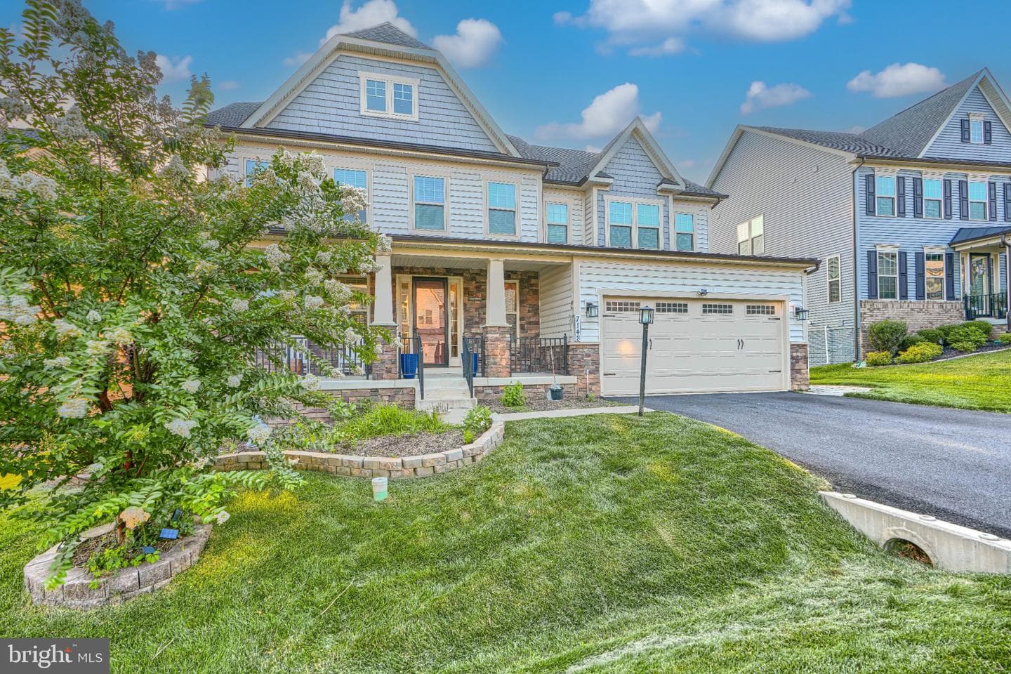 7142 Starmount Way photo 3
