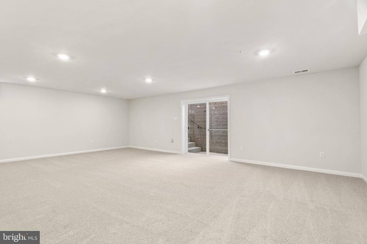 460 Ensemble Way photo 17