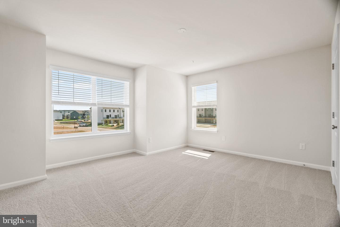 460 Ensemble Way photo 26