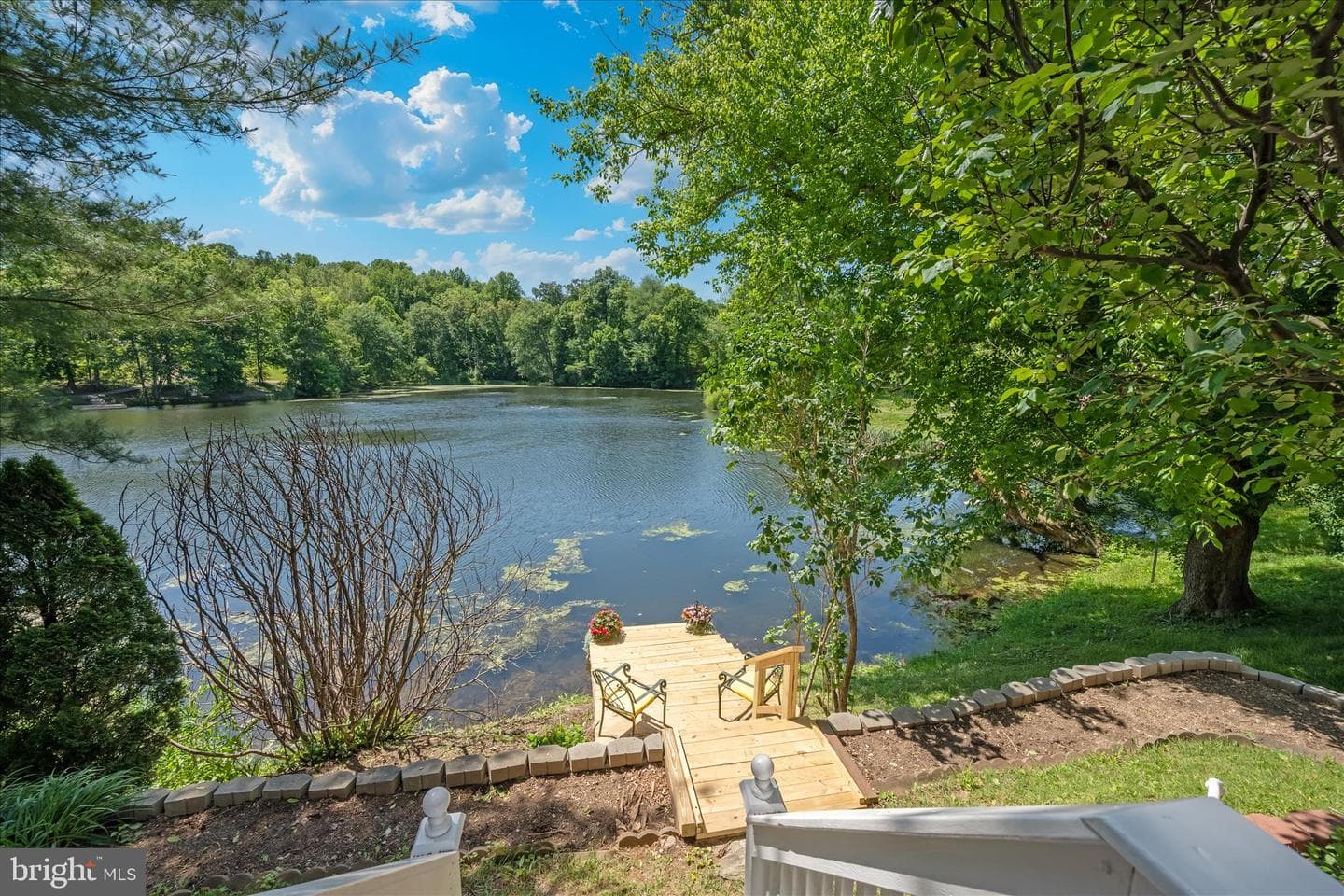 6594 Hemlock Point Road photo 3