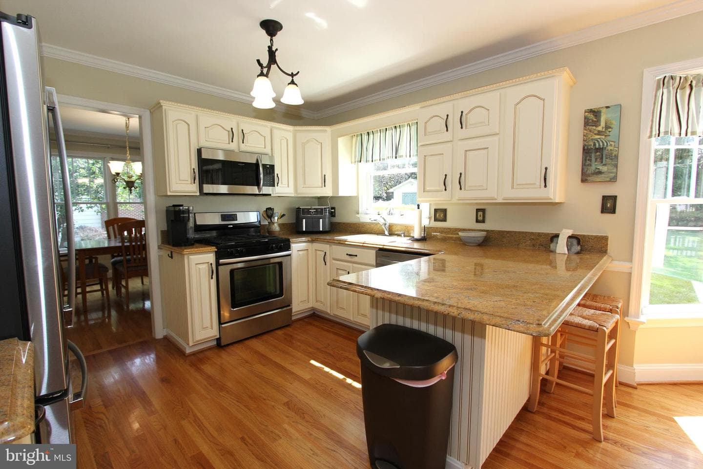 6759 Meadowside Drive photo 4