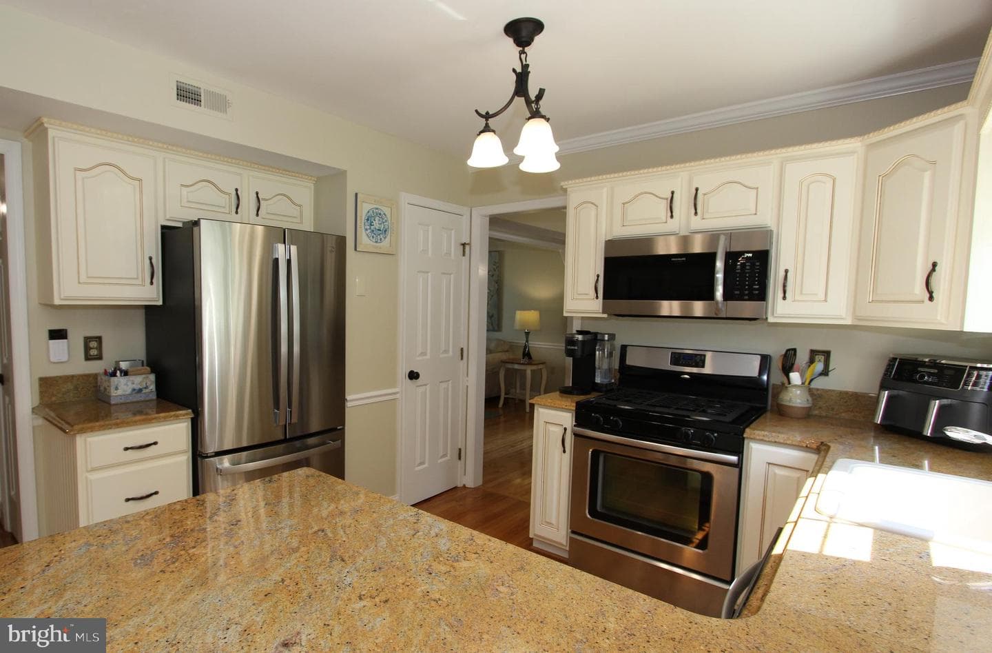6759 Meadowside Drive photo 7