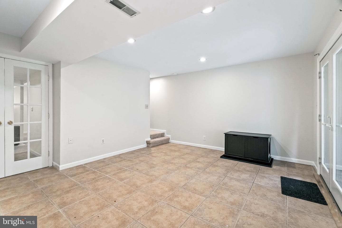 6626 Commodore Court photo 41