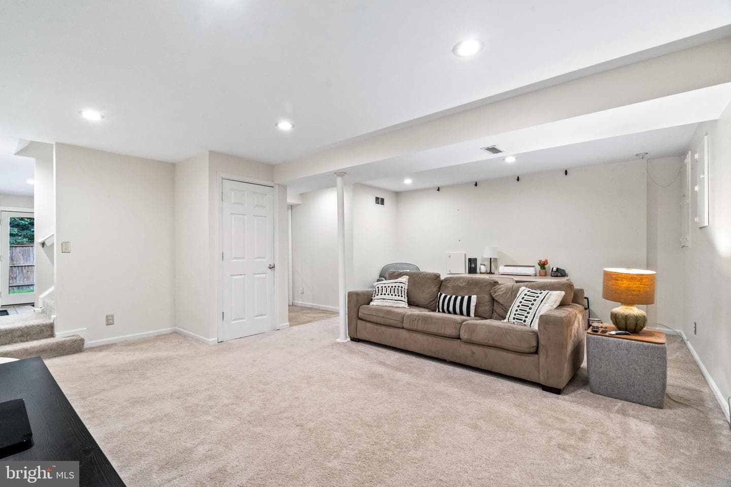 6626 Commodore Court photo 9