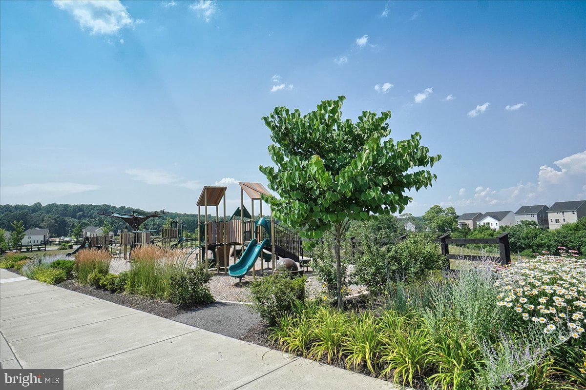 4511 Landsdale Parkway photo 47