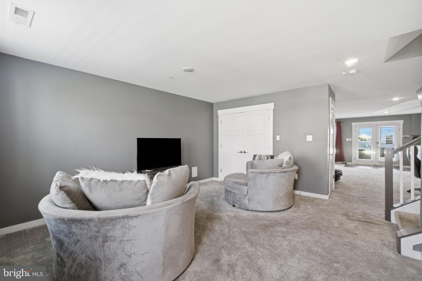405 Gillespie Drive photo 28