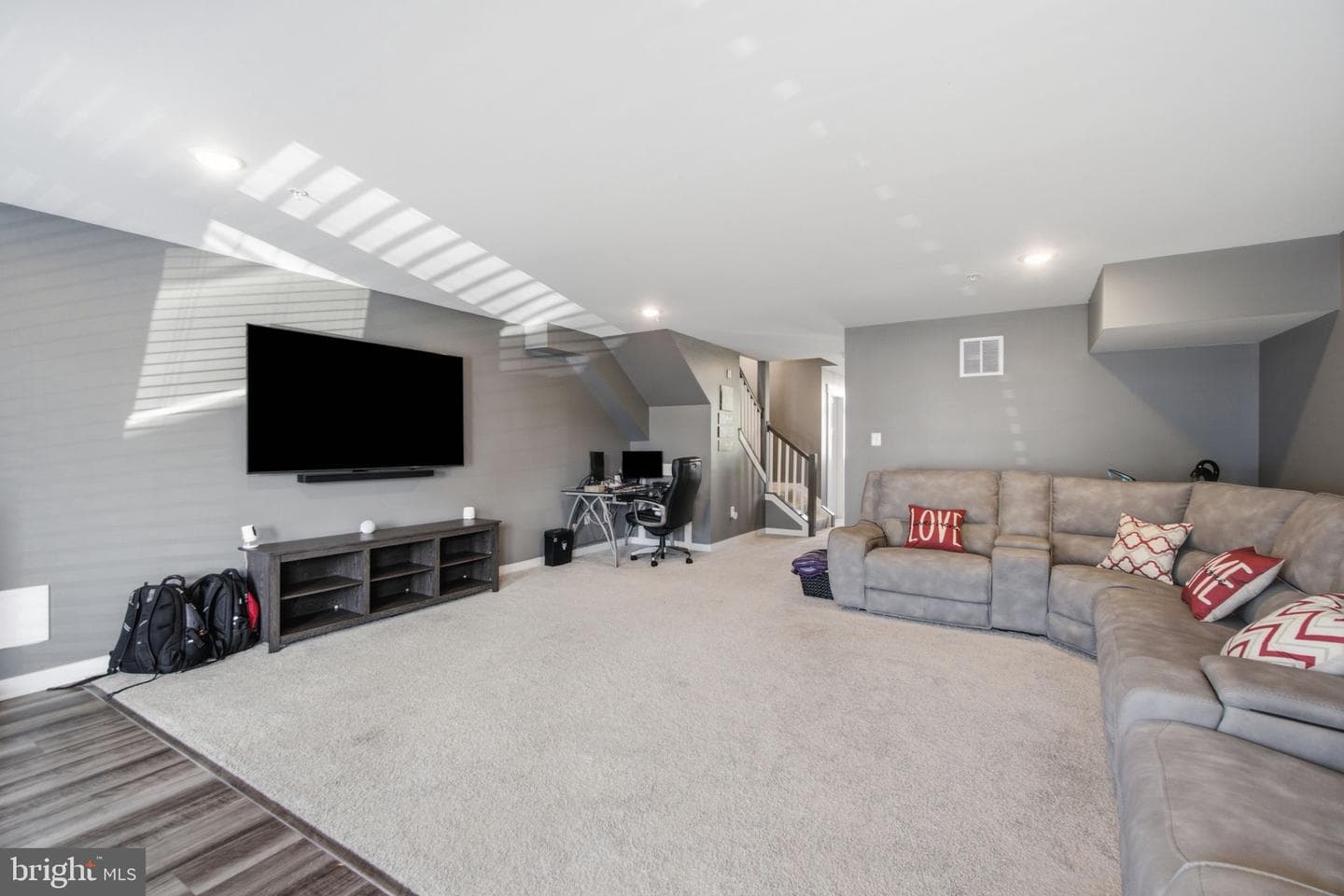 405 Gillespie Drive photo 35
