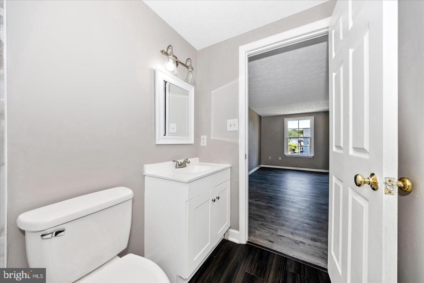 572 Hollyberry Way photo 21
