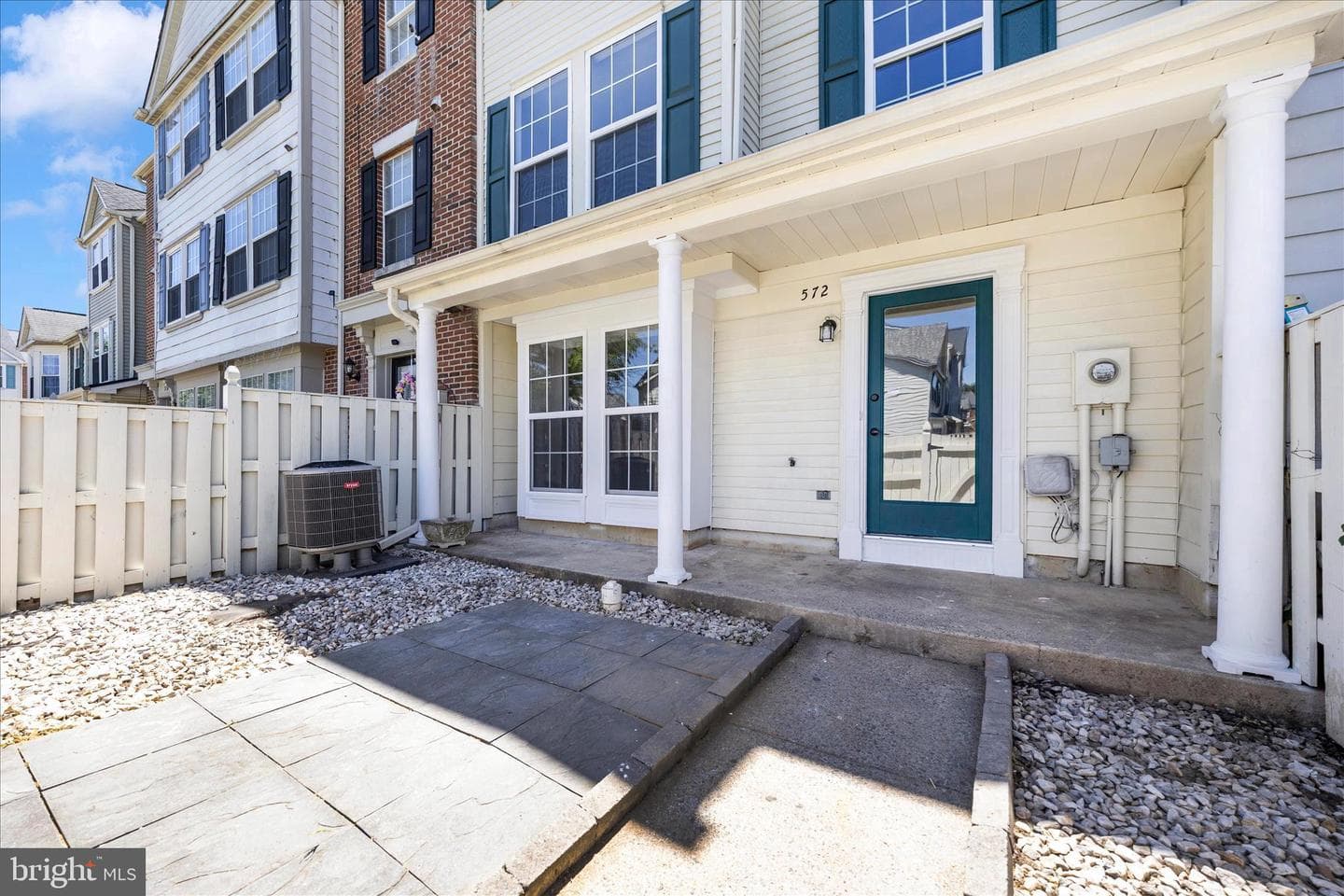 572 Hollyberry Way photo 37