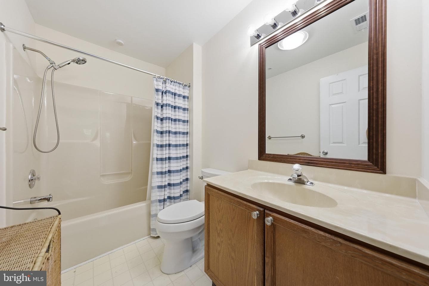 2402 Ellsworth Way #2a photo 21
