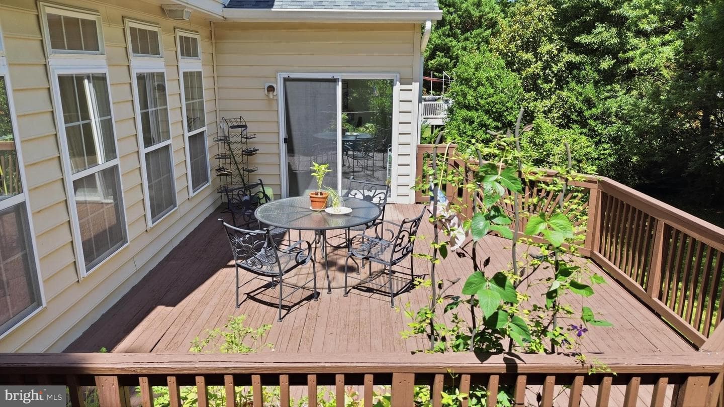 9039 Clendenin Way photo 5