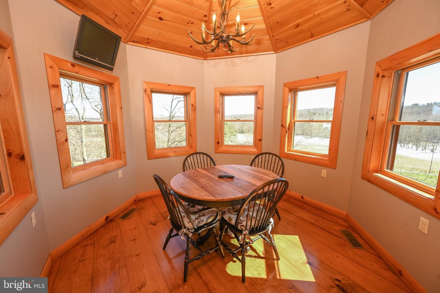 3889 Friendsville Road photo 35
