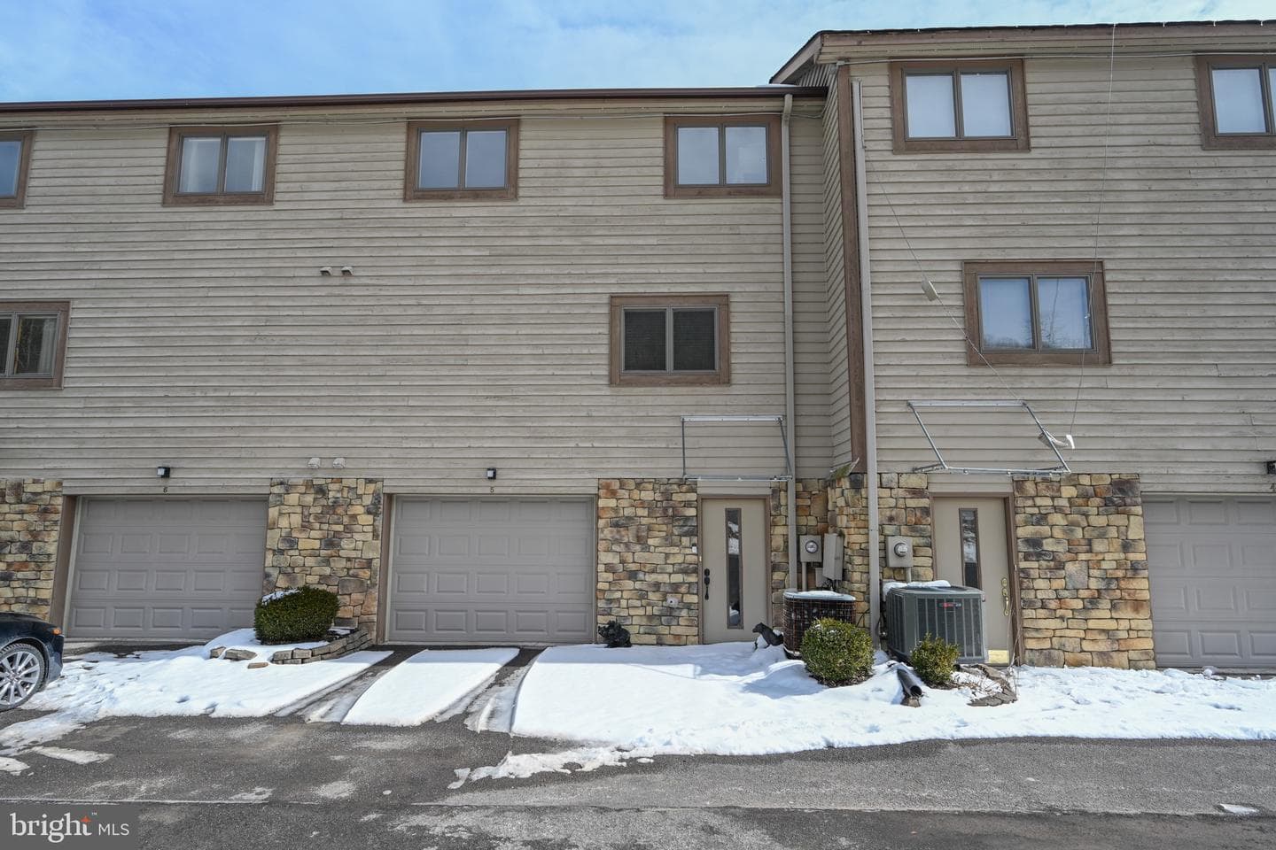 20241 Garrett Highway #5 photo 3