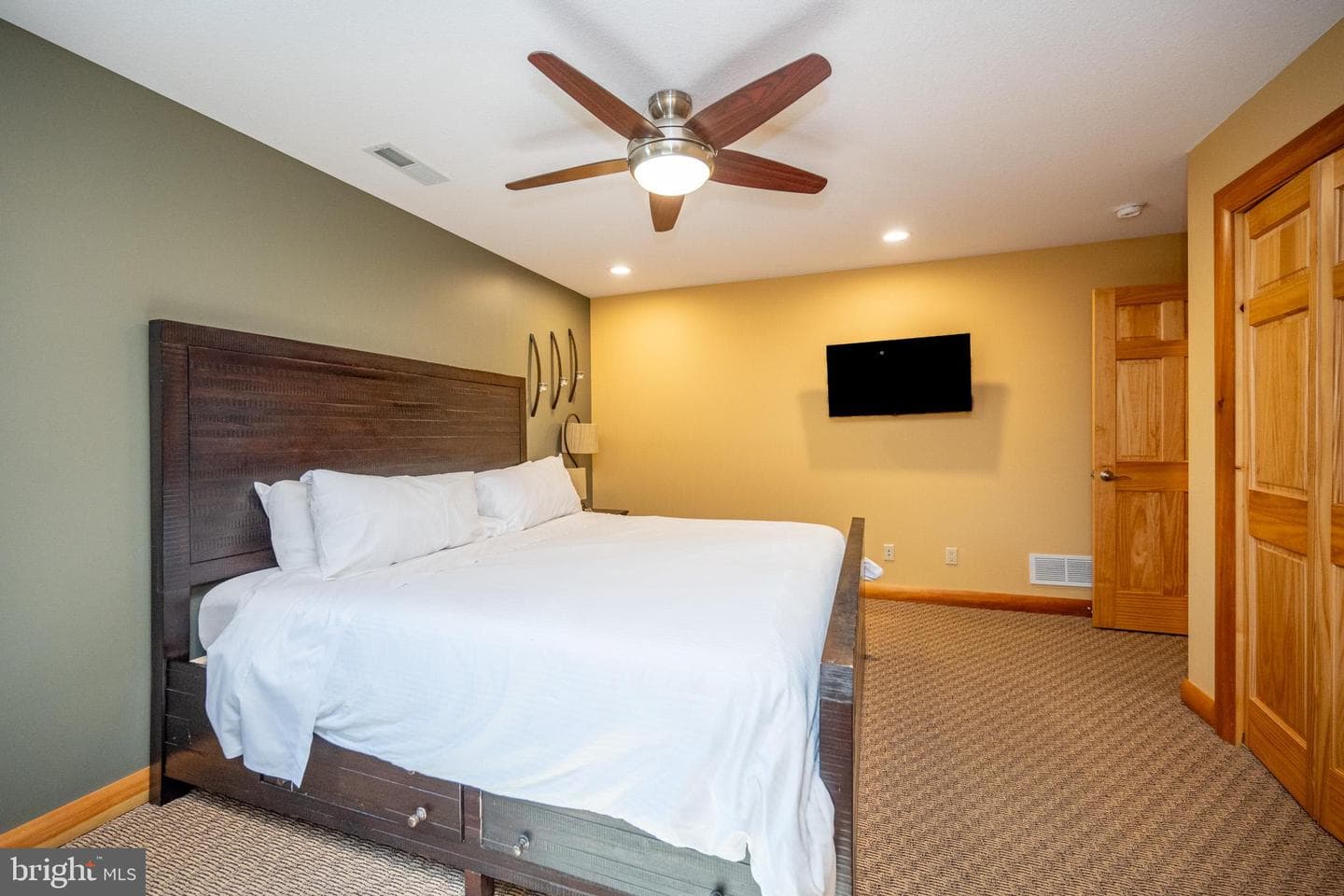 102 Mountainview Court photo 52