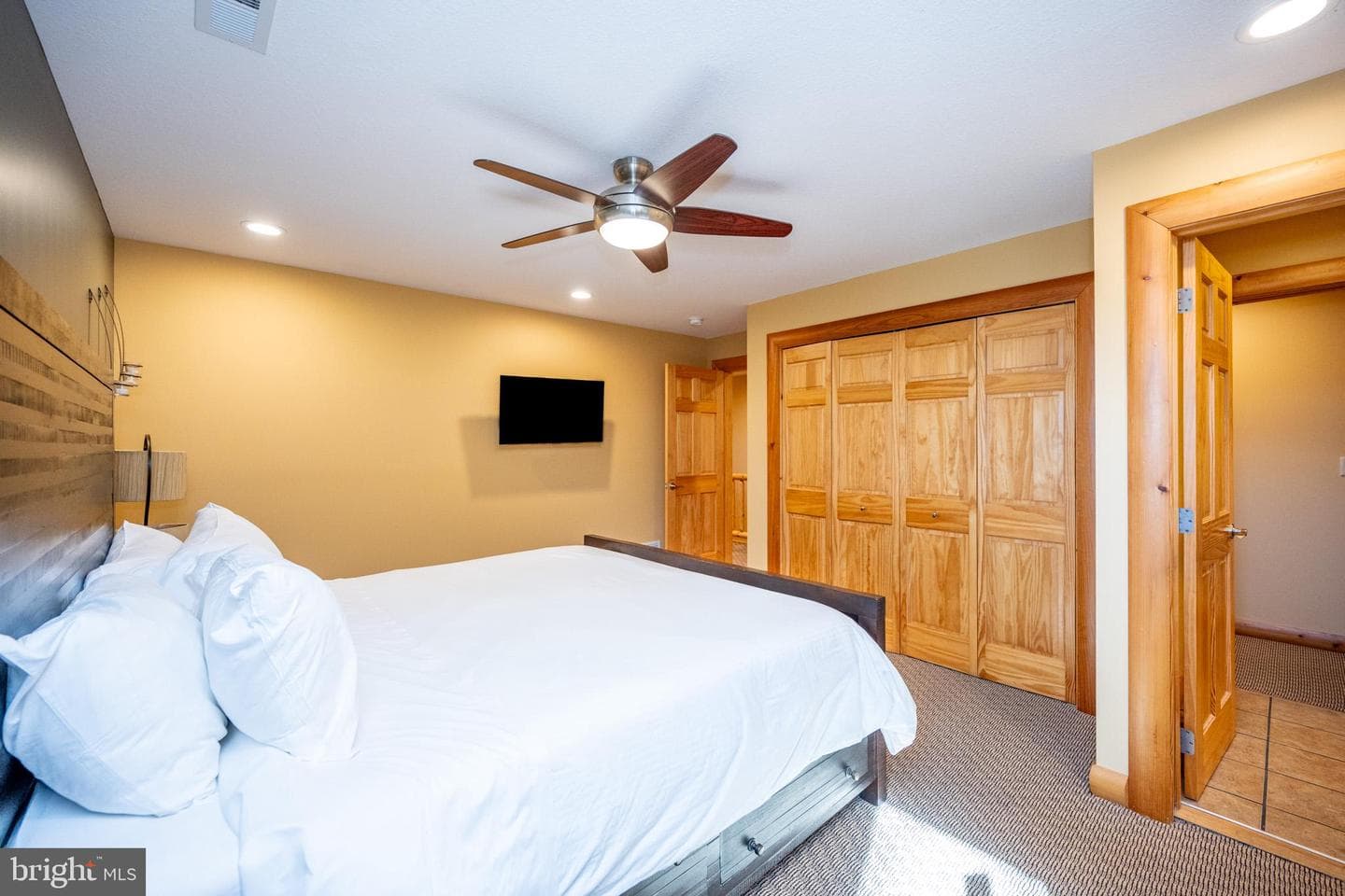 102 Mountainview Court photo 53