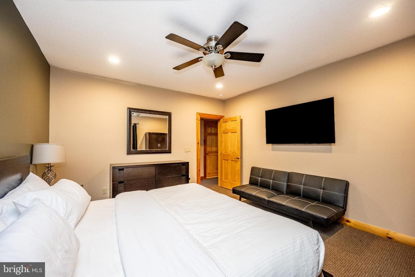 102 Mountainview Court photo 82