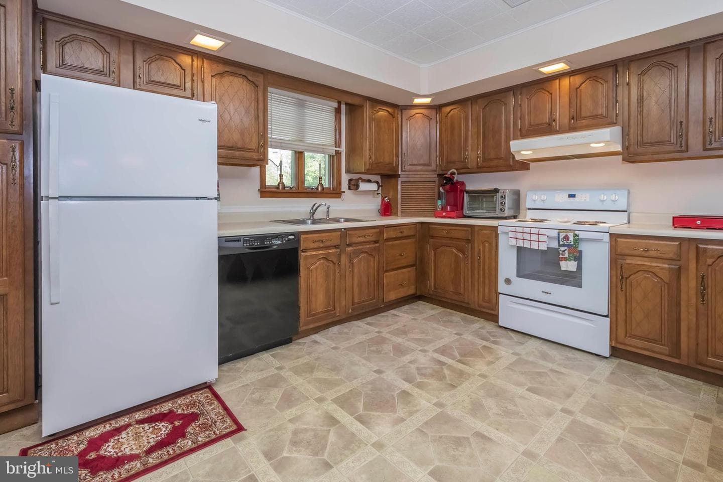 315 Coolidge Avenue photo 19