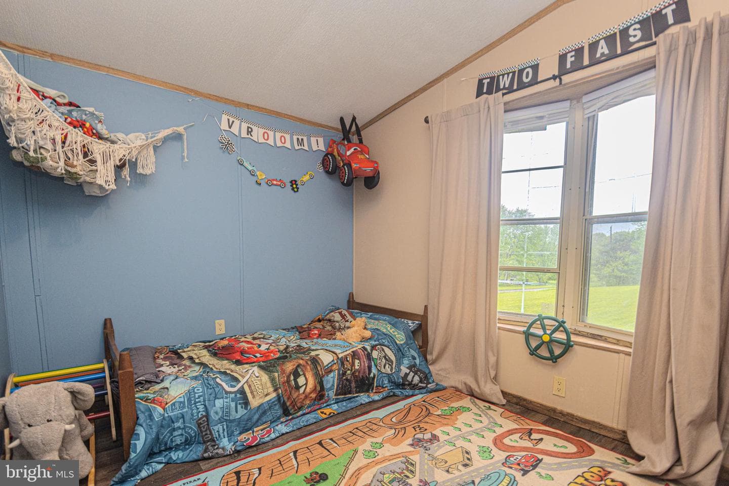490 Meyersdale Road photo 17