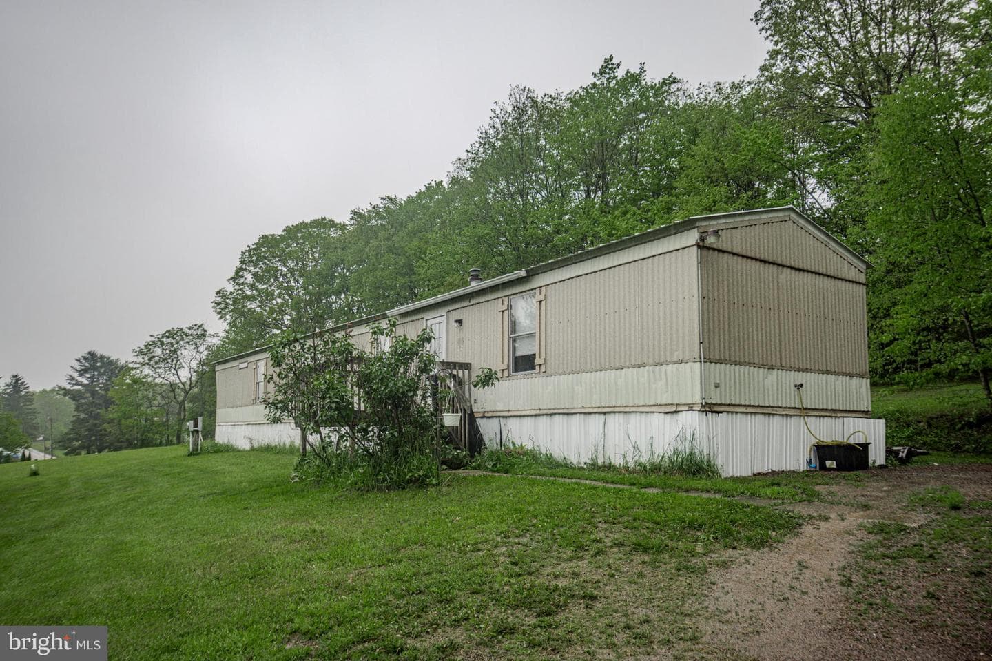 490 Meyersdale Road photo 35