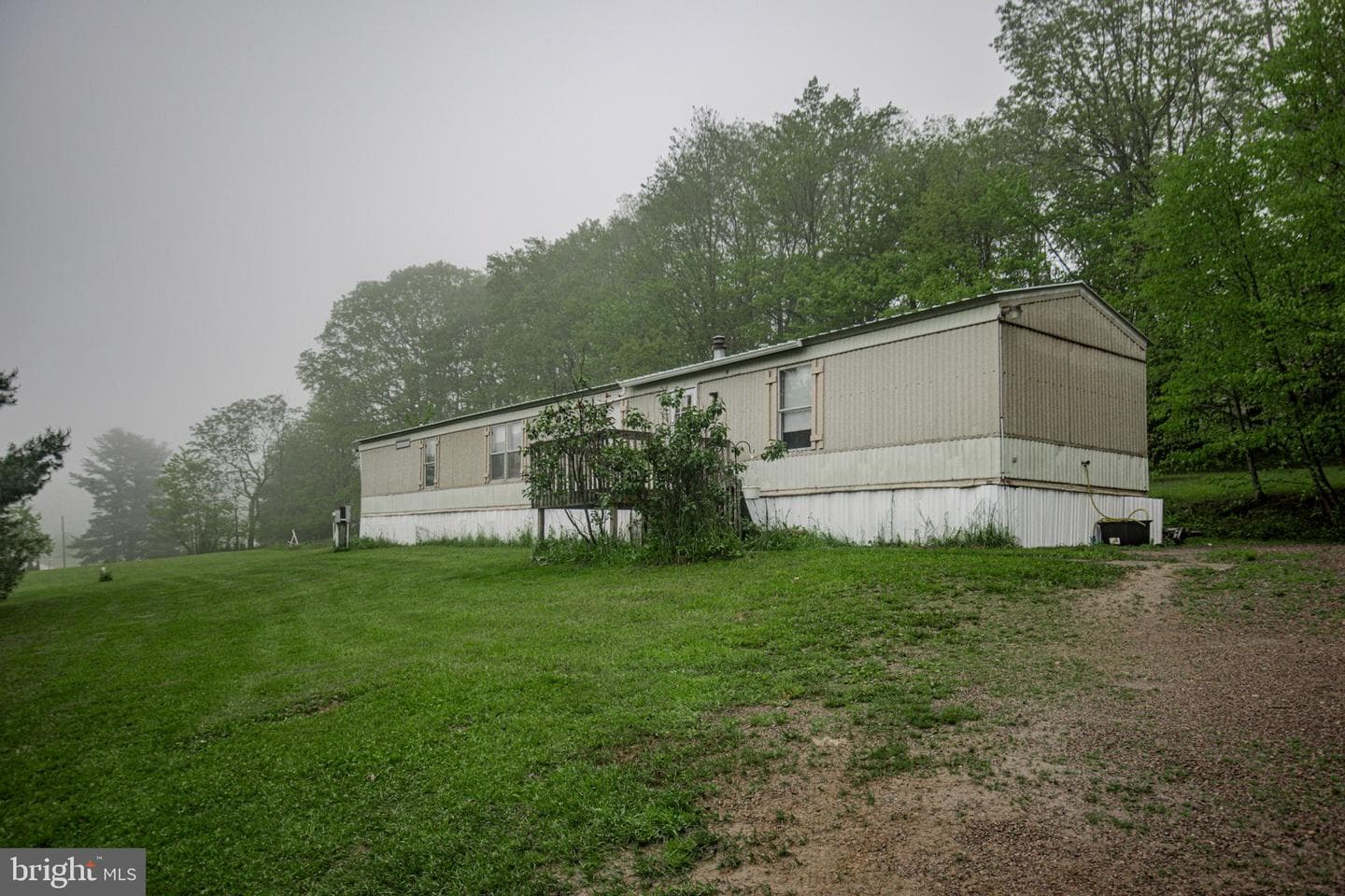 490 Meyersdale Road photo 37