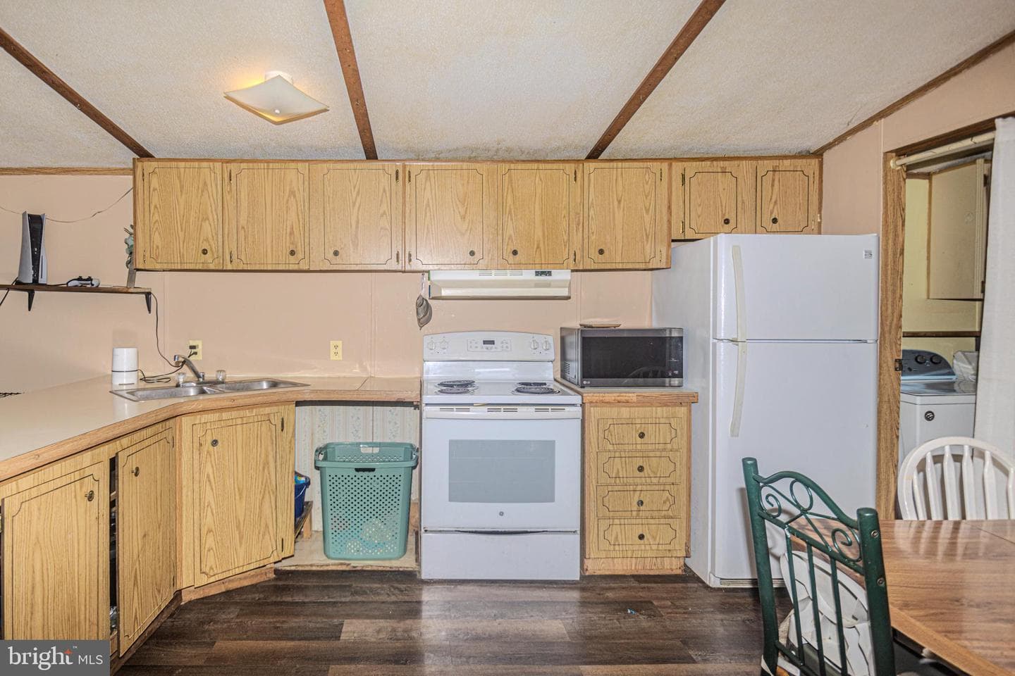 490 Meyersdale Road photo 7