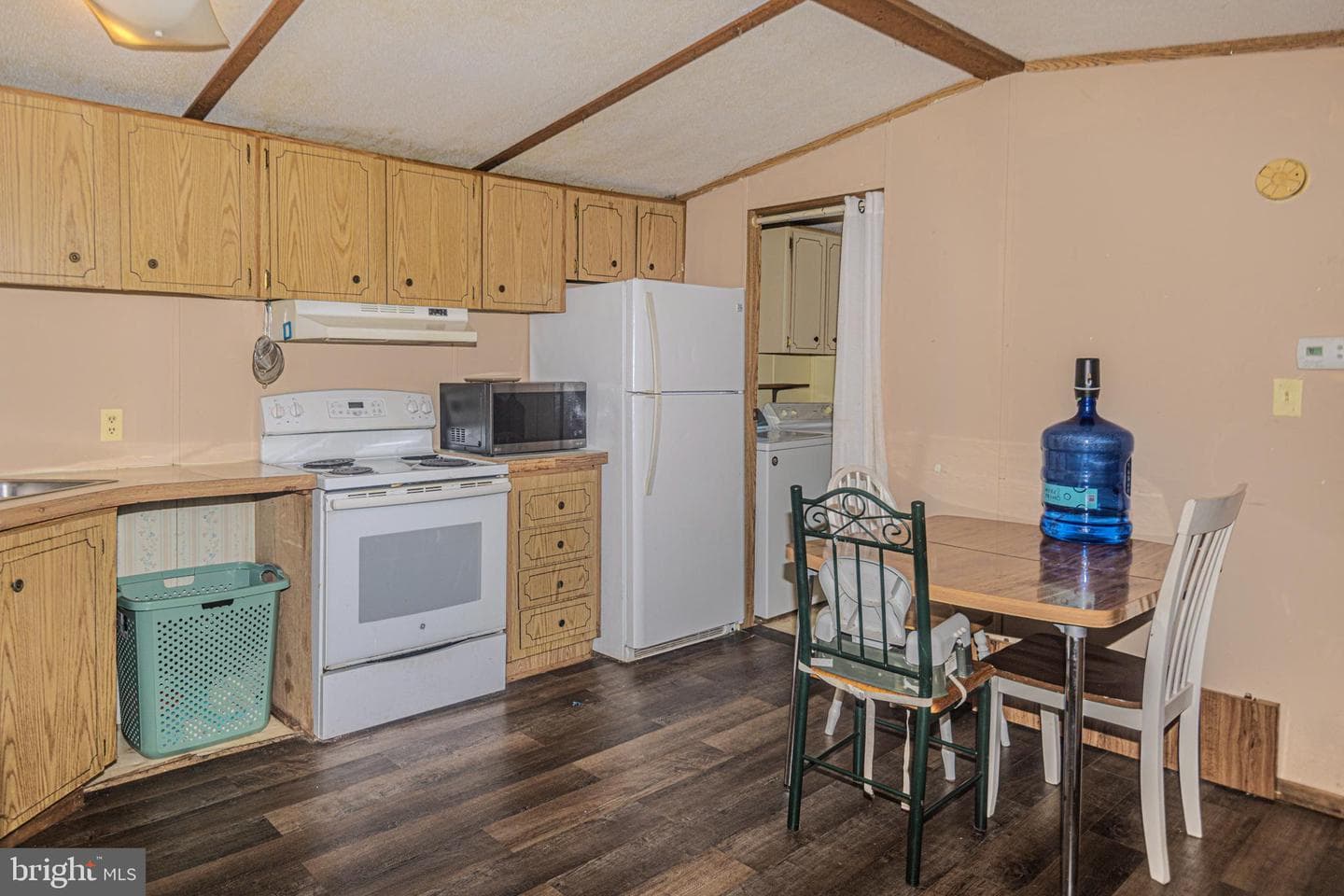 490 Meyersdale Road photo 8