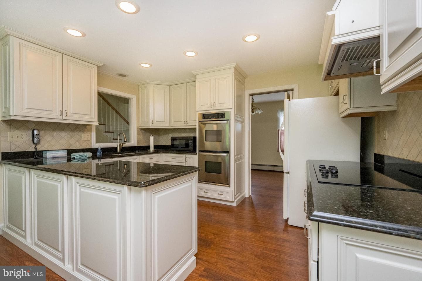 101 Sunset Drive photo 12