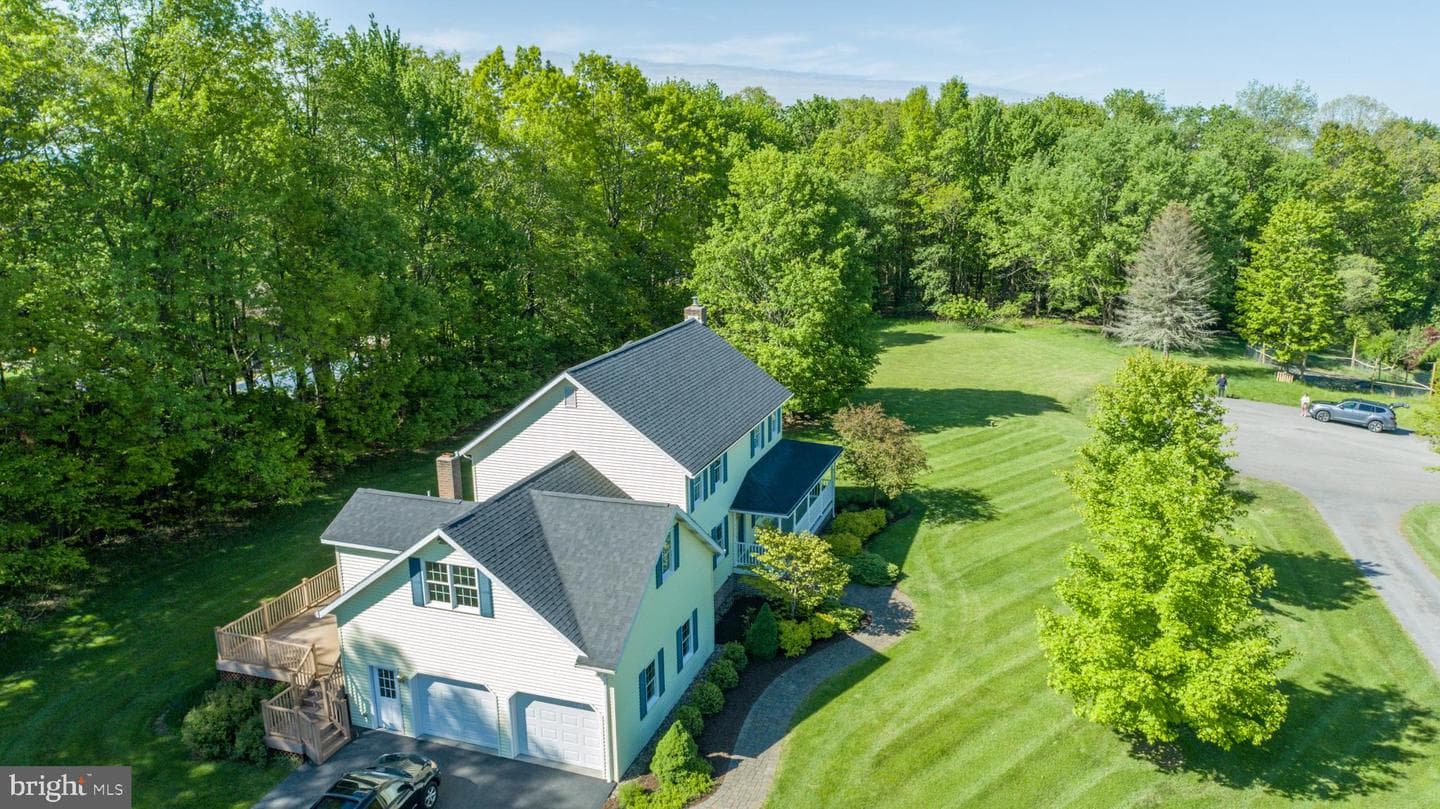 101 Sunset Drive photo 4